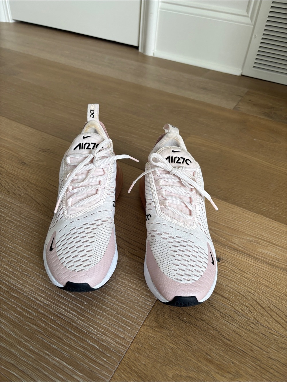 Nike ' Air270 Sneakers in Light Pink and White